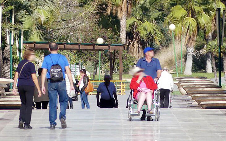 Benidorm destina medio millón de euros para colaborar con la asistencia domiciliaria de personas mayores o con poca autonomía